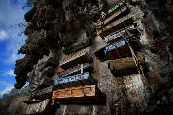 8 необычных похоронных обычаев