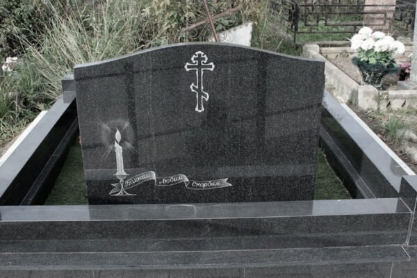 Как выбрать размер и высоту могильного памятника