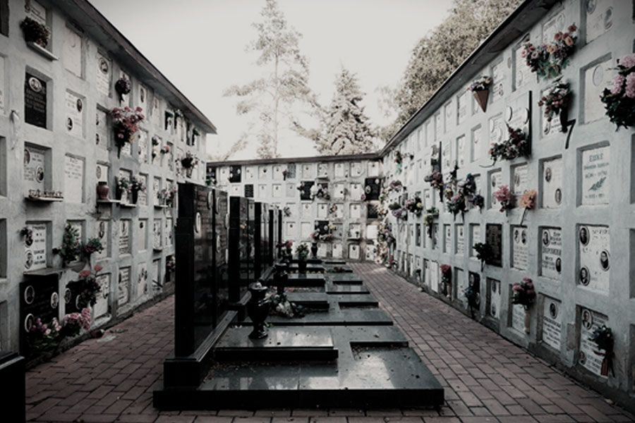 Как выбрать место для похорон: кладбище, колумбарий или крематорий